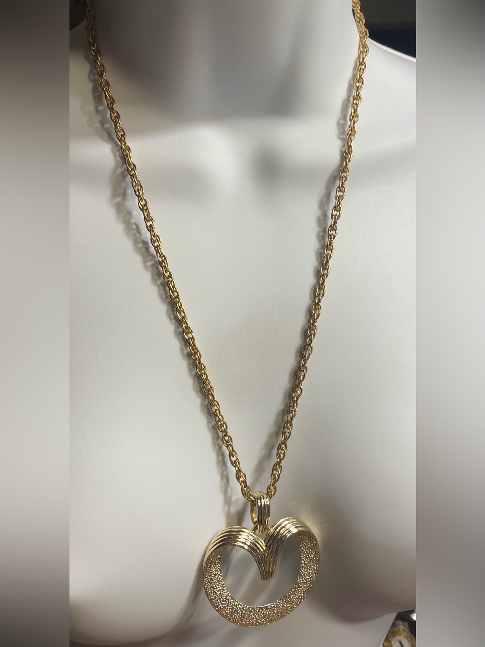 Vintage Sarah Coventry Contempo Gold Heart Textured Statement Necklace 70s